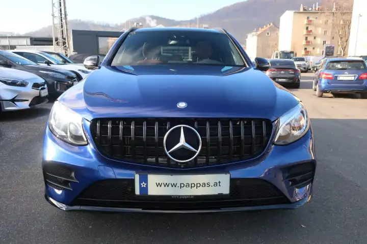 Additional image of the vehicle