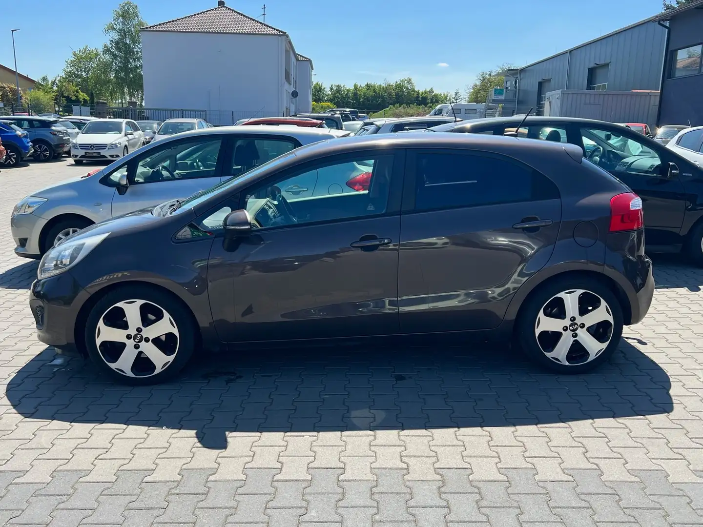 Vehicle image, number 7