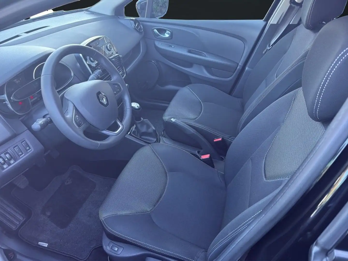 Vehicle image, number 9