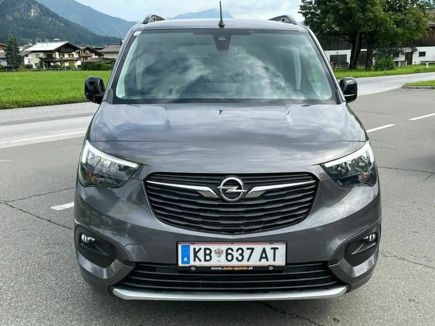 Vehicle image, number 6