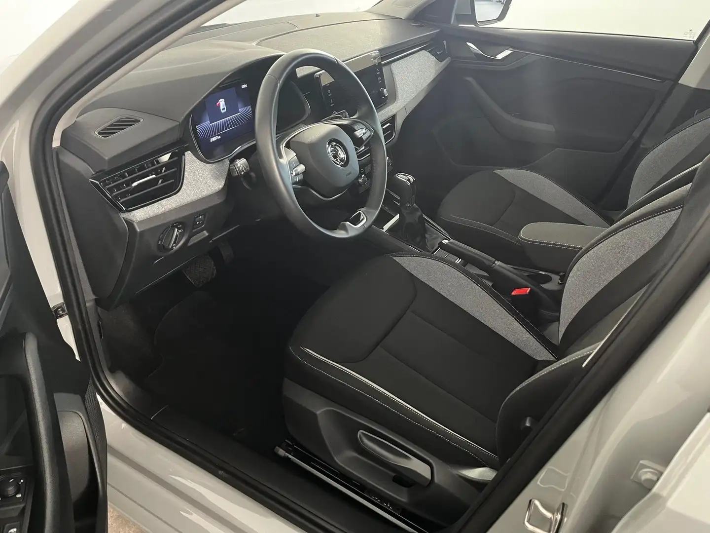 Vehicle image, number 4
