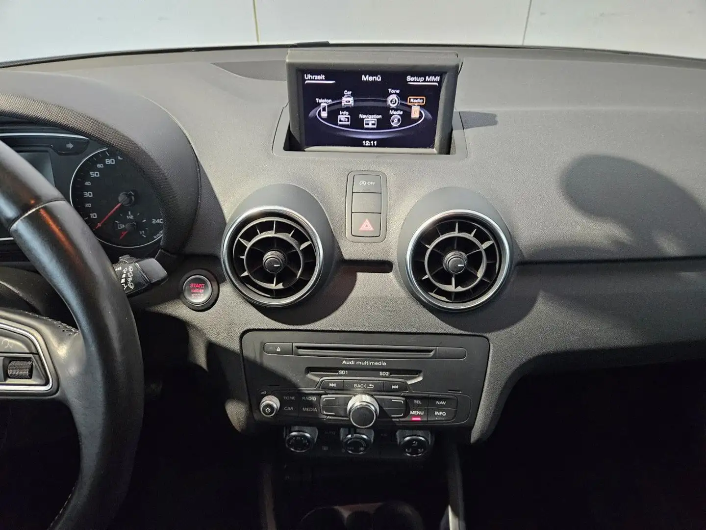 Vehicle image, number 11