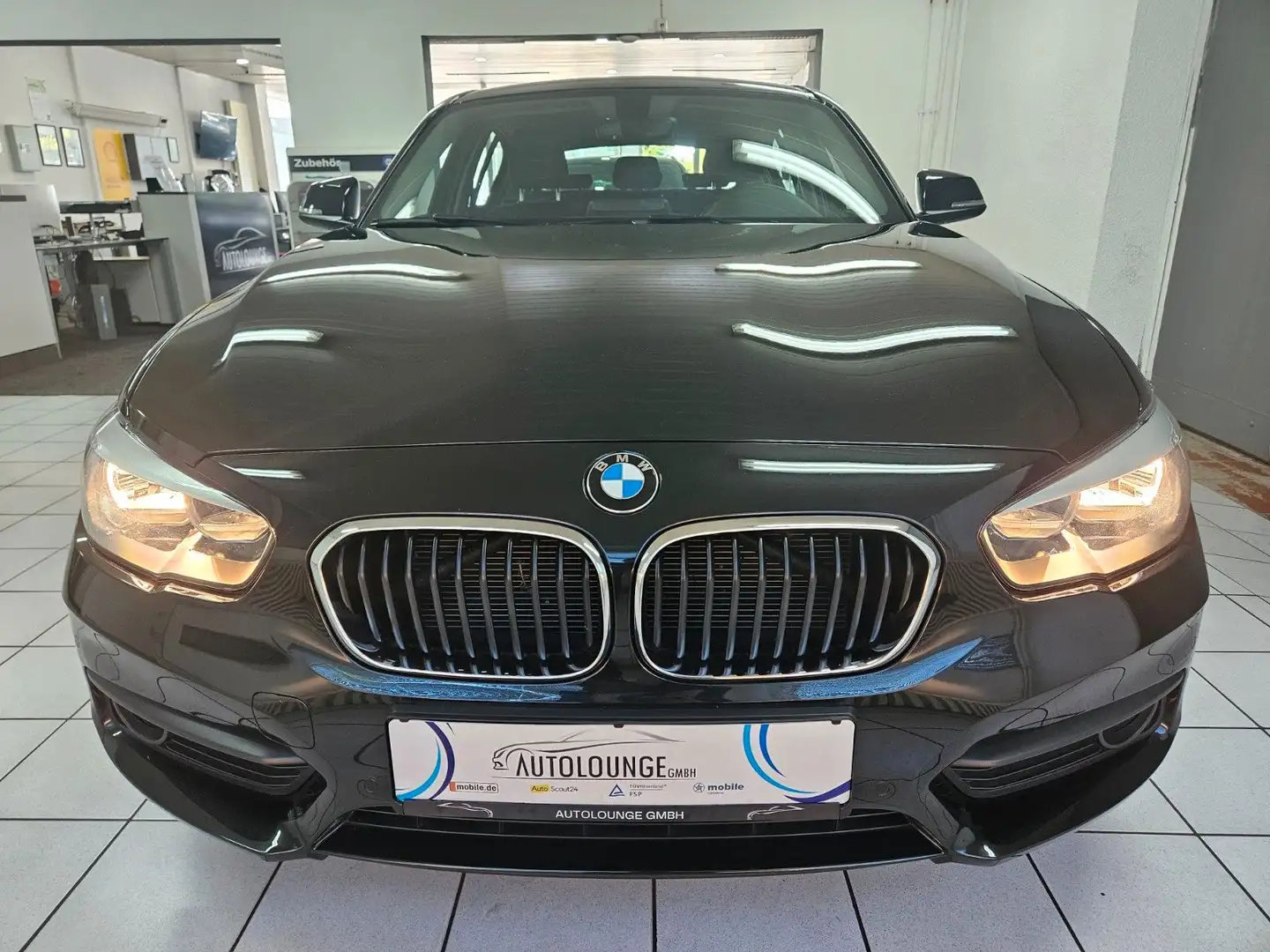 Vehicle image, number 3