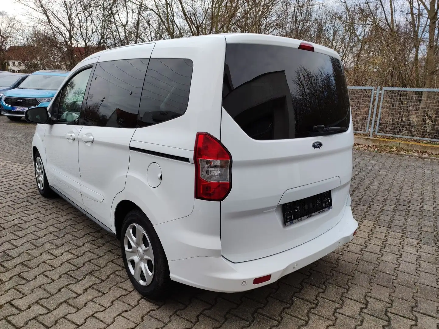 Vehicle image, number 3