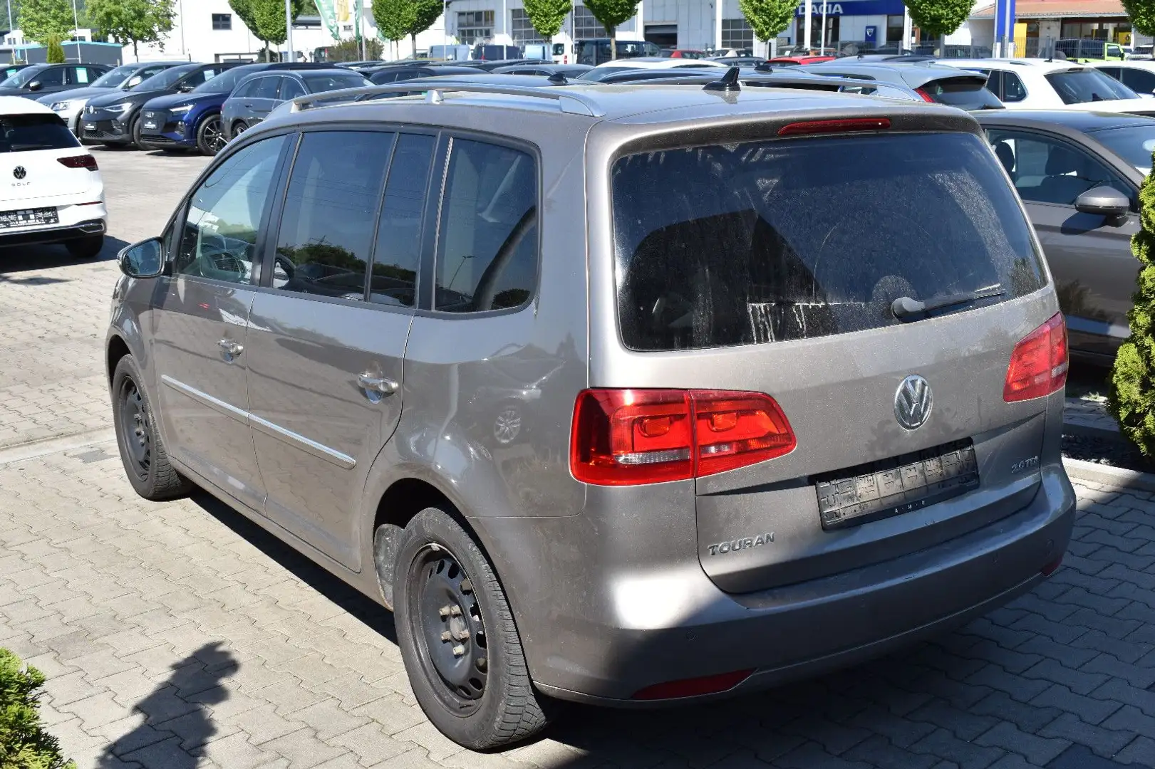 Vehicle image, number 6