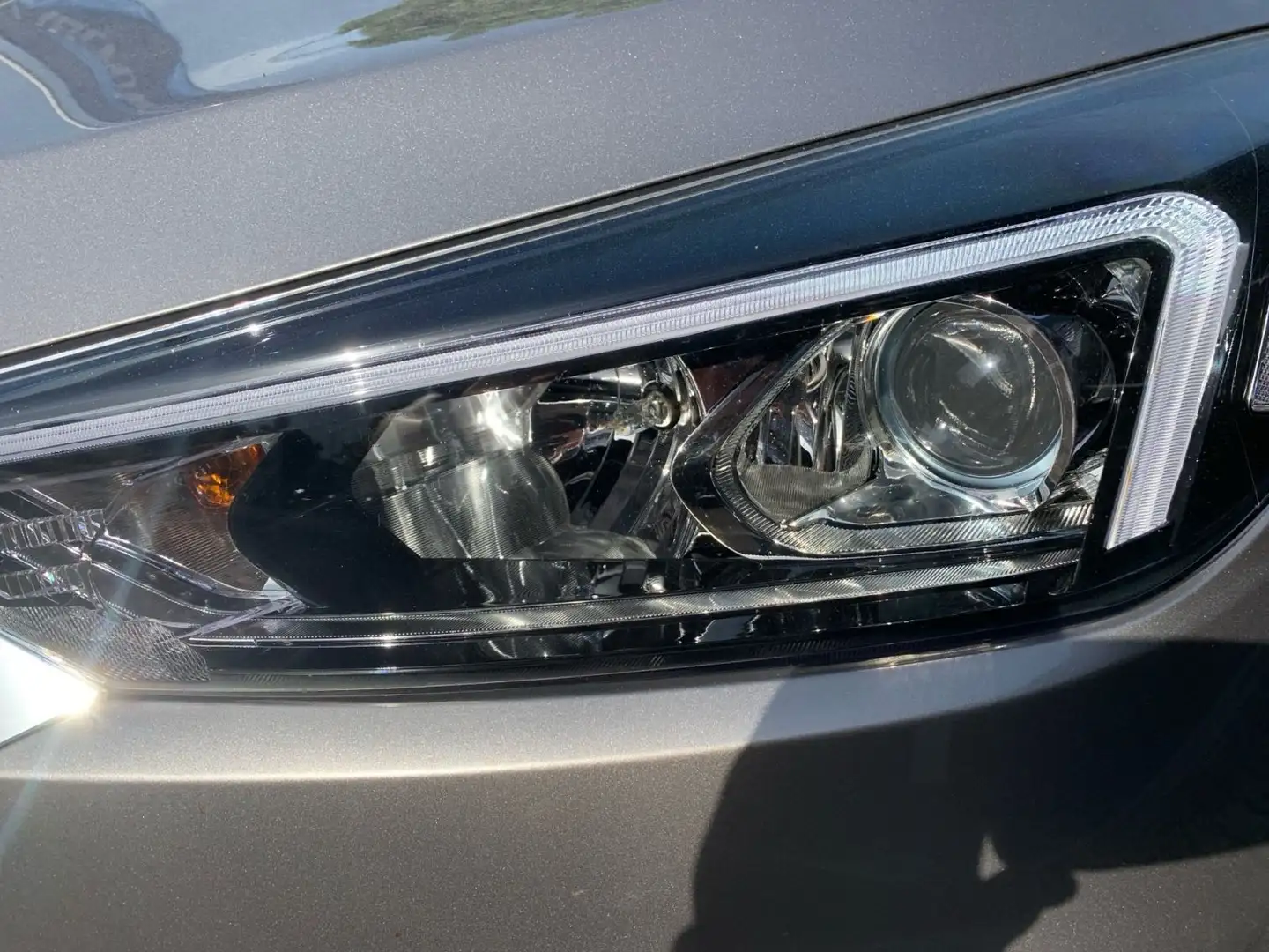 Vehicle image, number 8