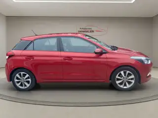 Vehicle image thumbnail, number 4
