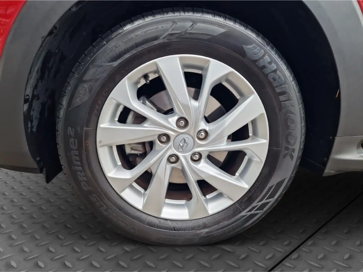 Vehicle image, number 6