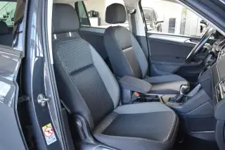 Vehicle image thumbnail, number 9