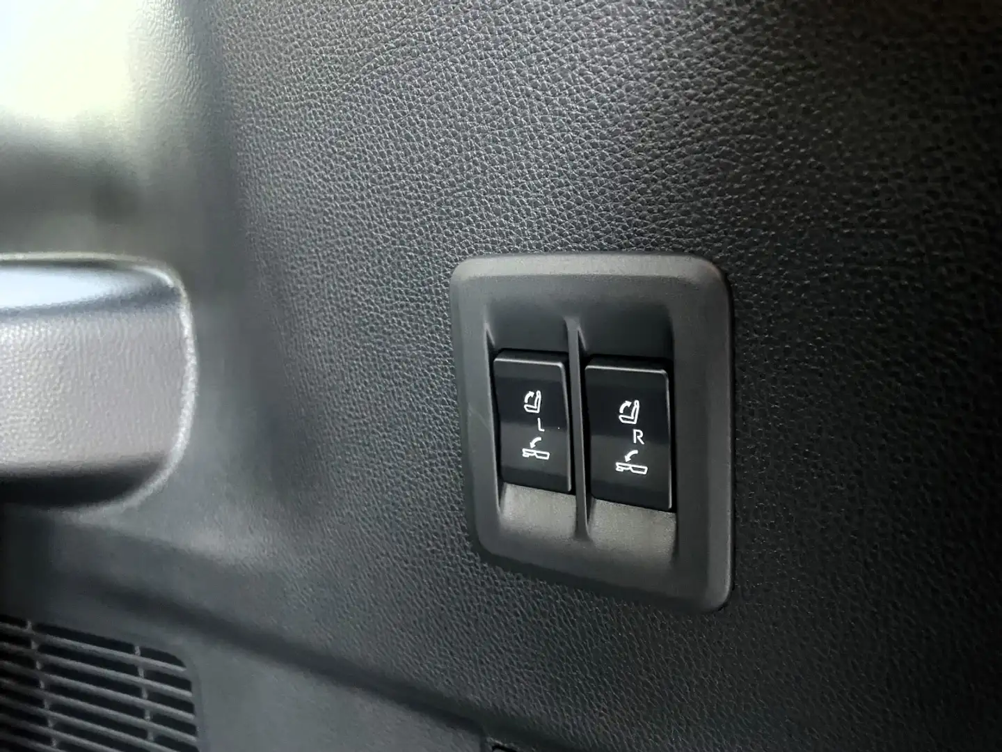 Vehicle image, number 7