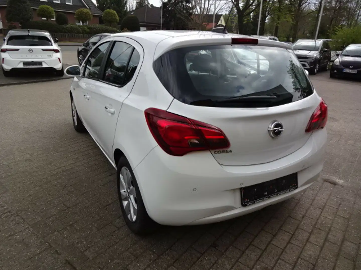Vehicle image, number 3