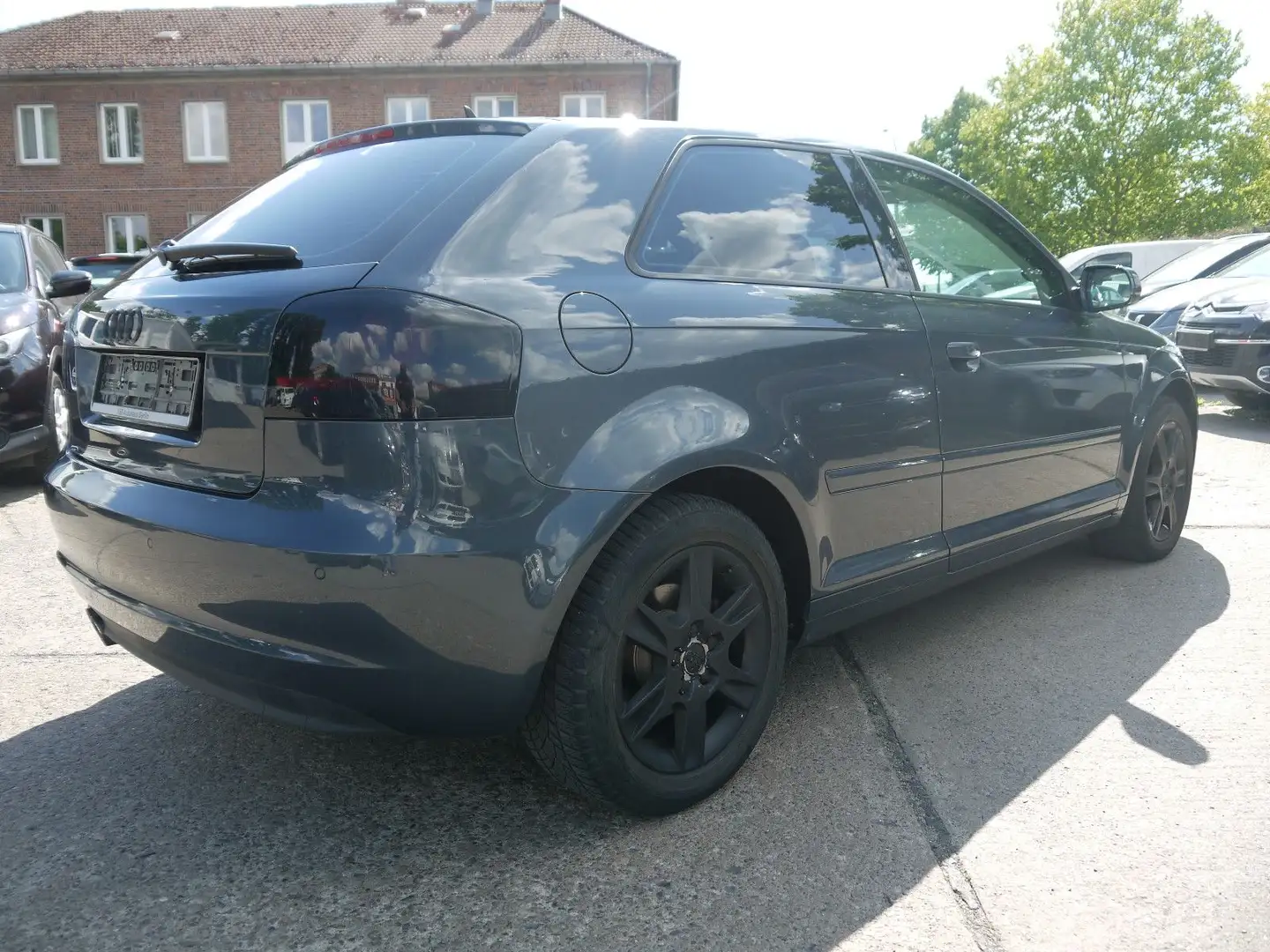 Vehicle image, number 9