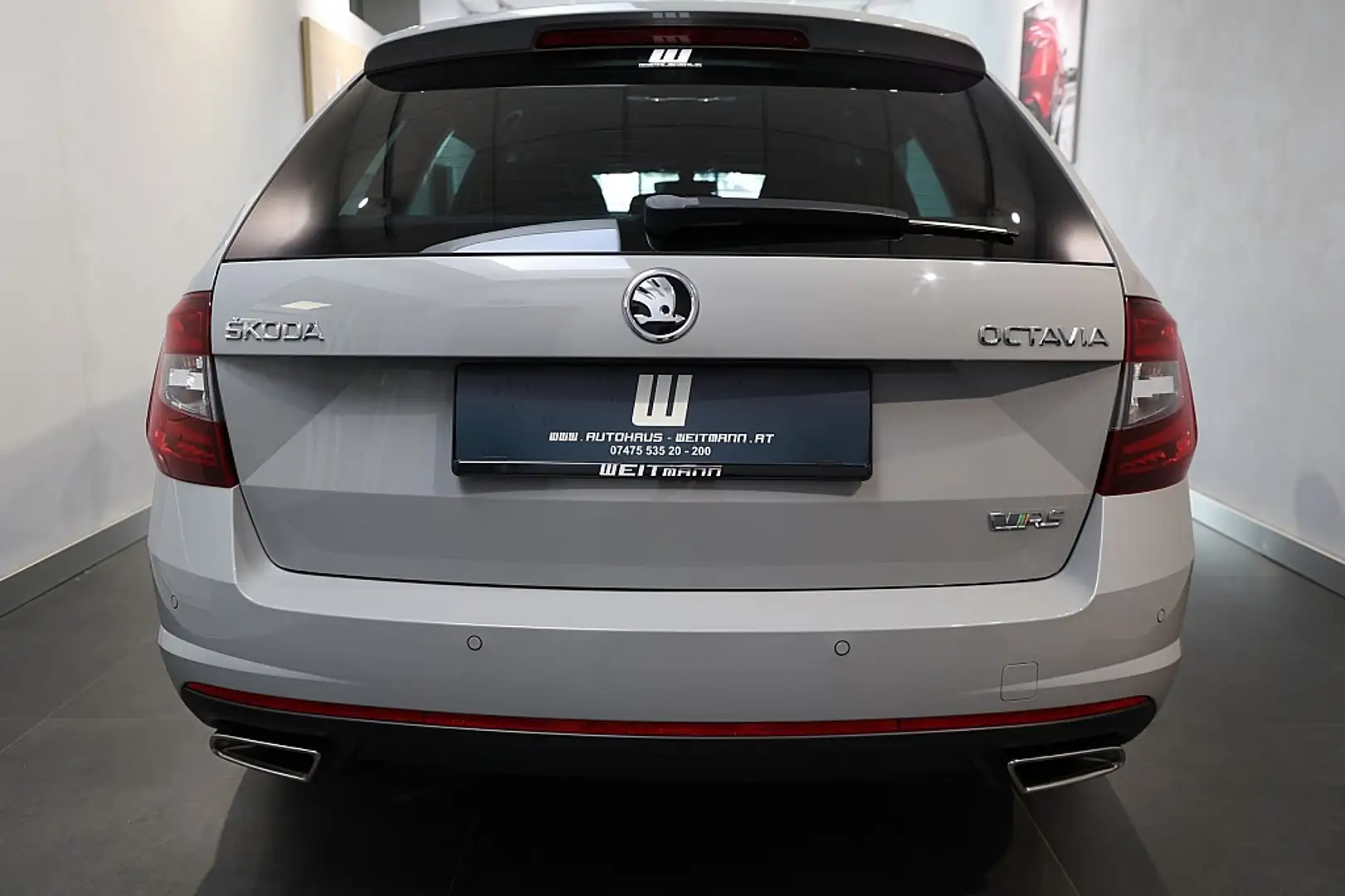 Vehicle image, number 8