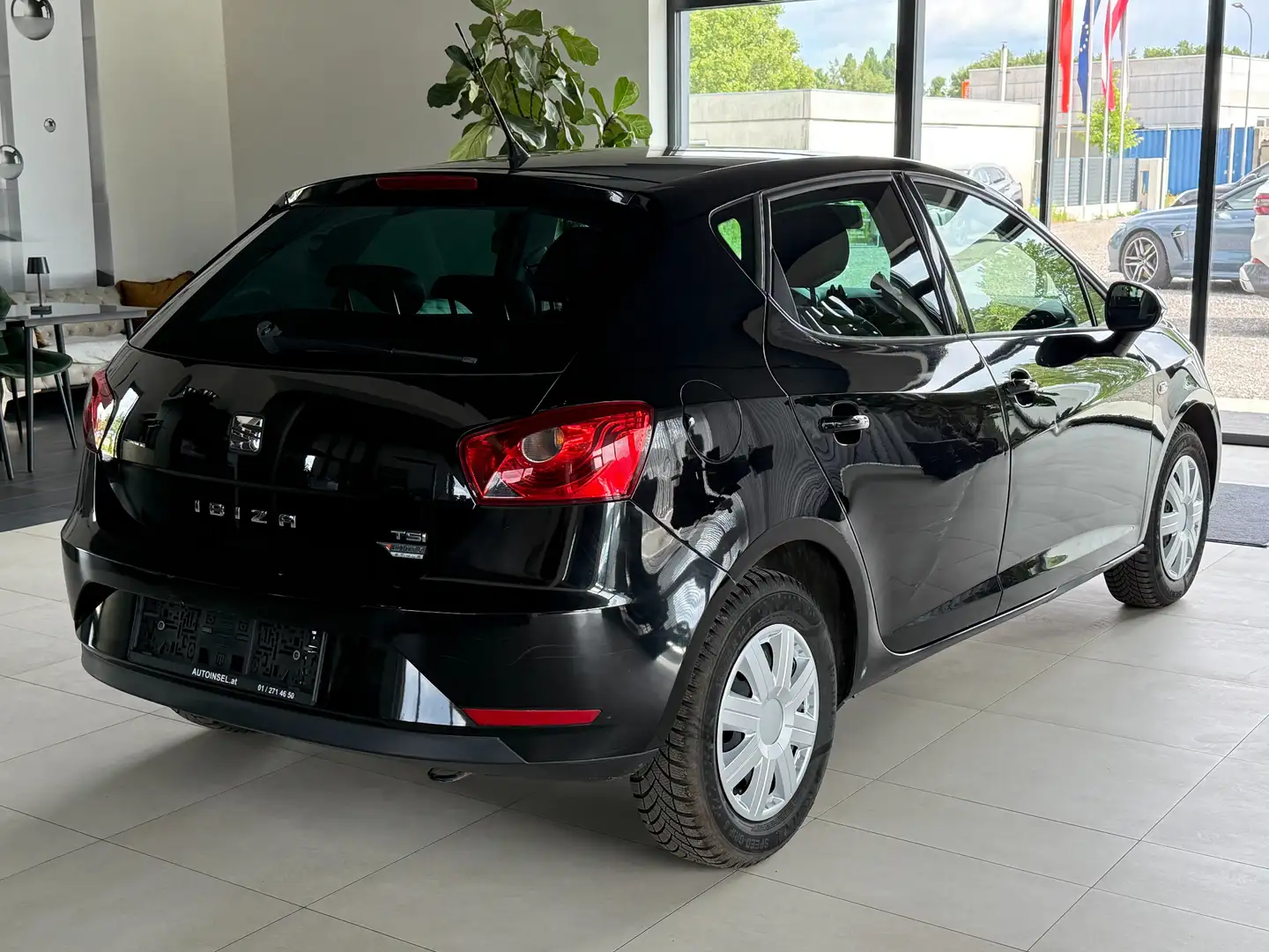 Vehicle image, number 3