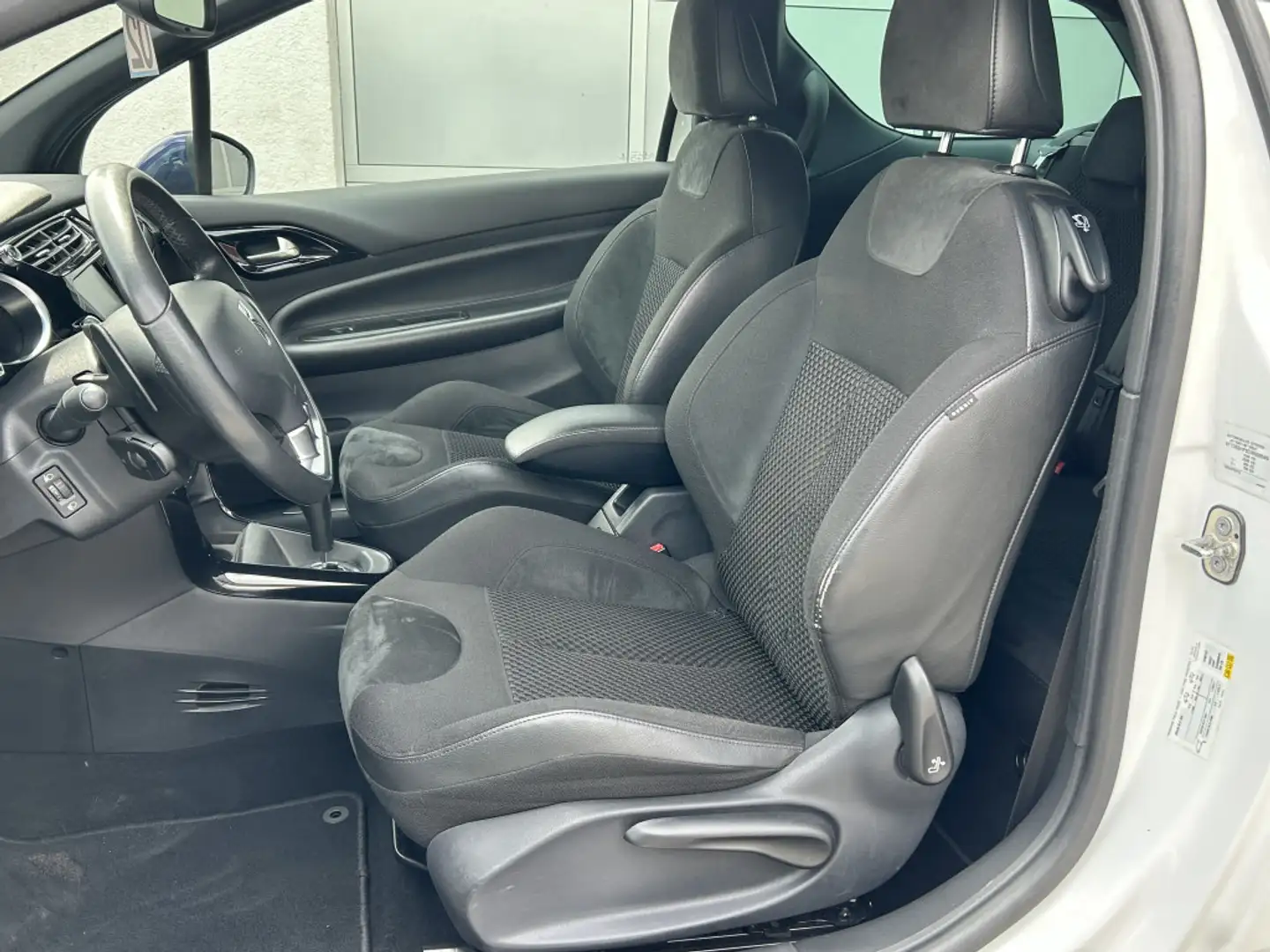 Vehicle image, number 8
