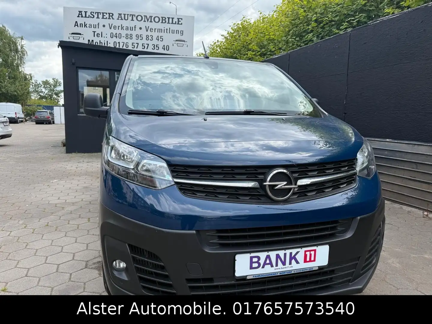 Vehicle image, number 1