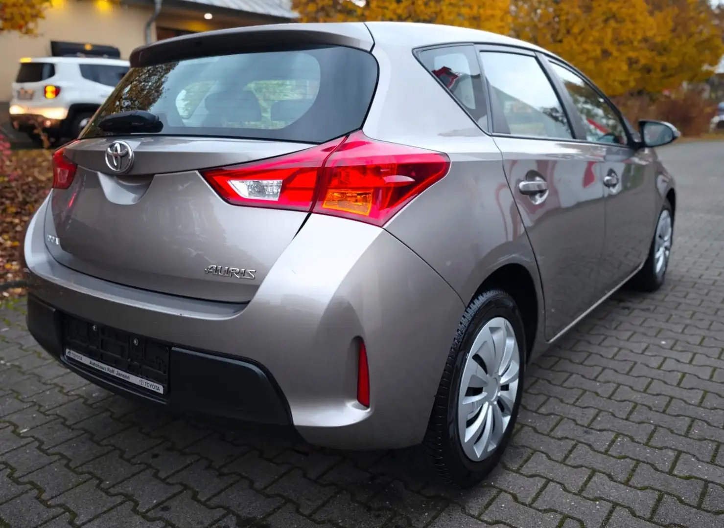 Vehicle image, number 5