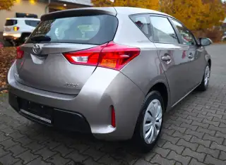 Vehicle image thumbnail, number 5