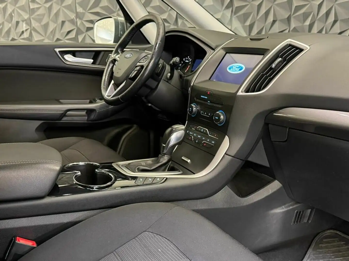 Vehicle image, number 7
