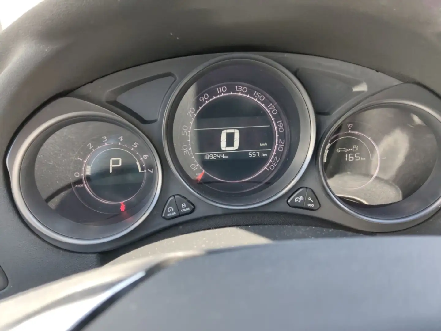 Vehicle image, number 12