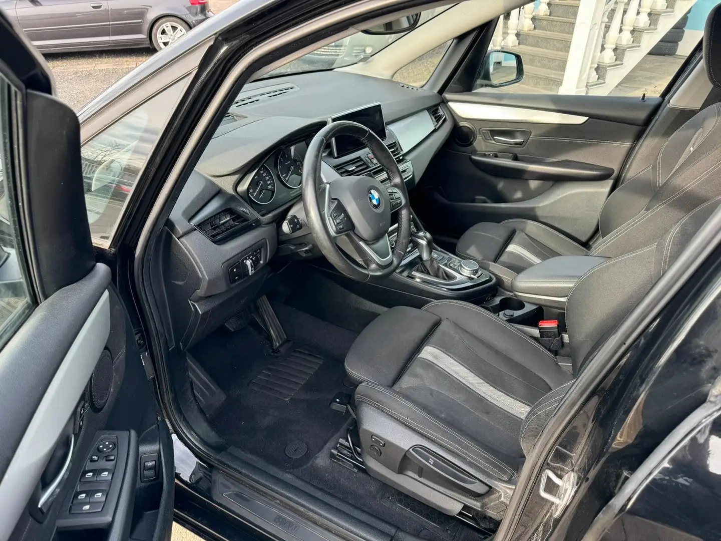 Vehicle image, number 5