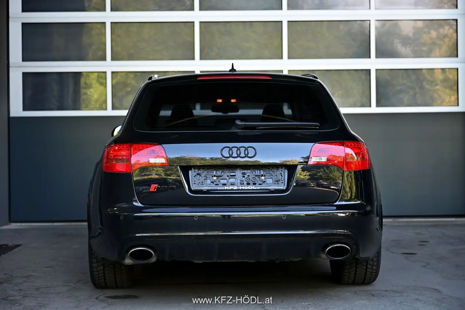 Vehicle image, number 4