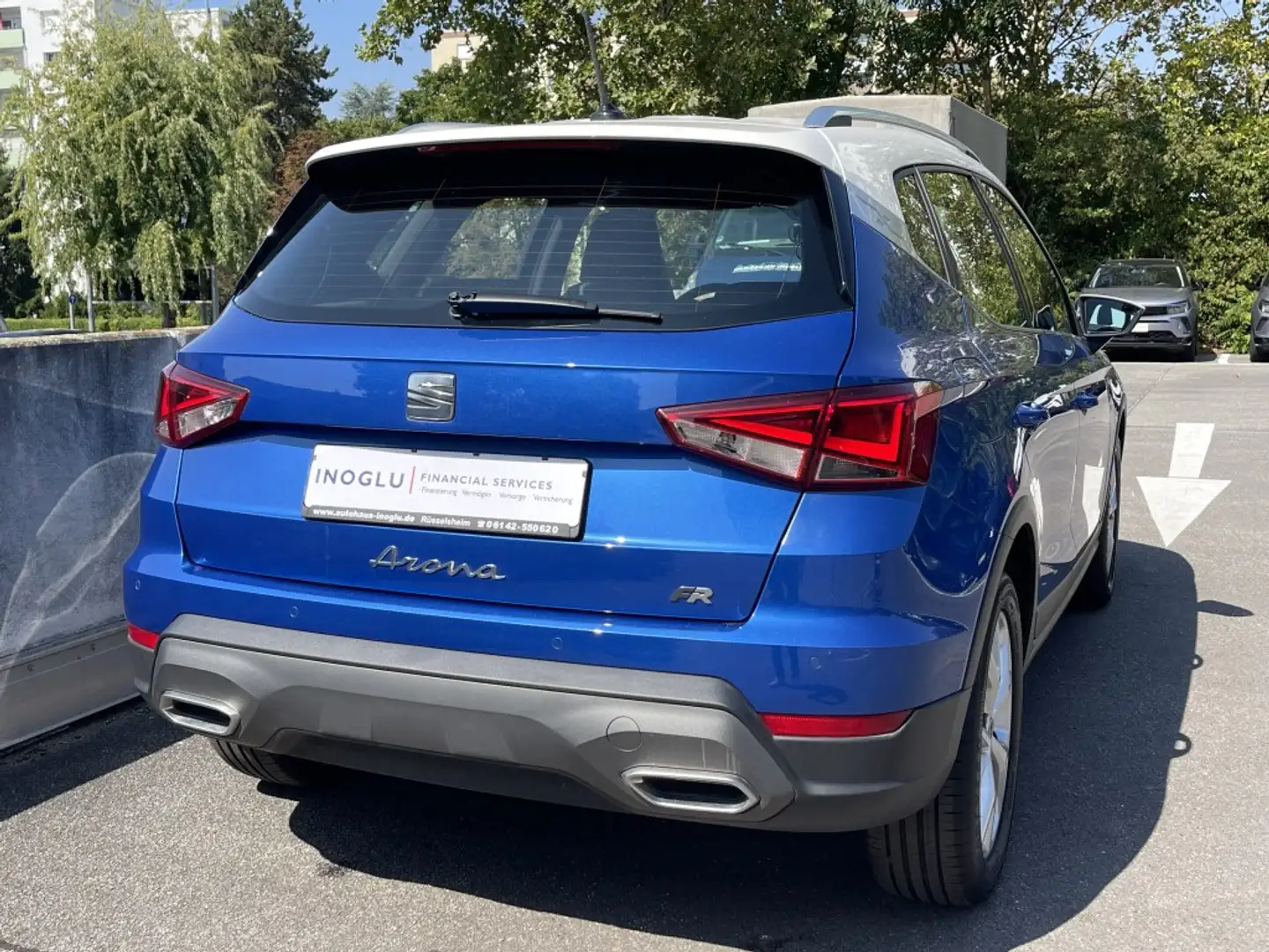 Vehicle image, number 4