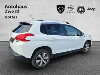 Vehicle image thumbnail, number 6