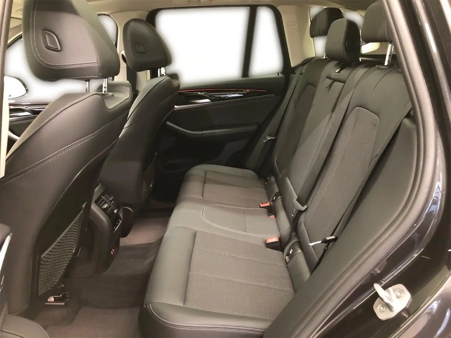 Vehicle image, number 4