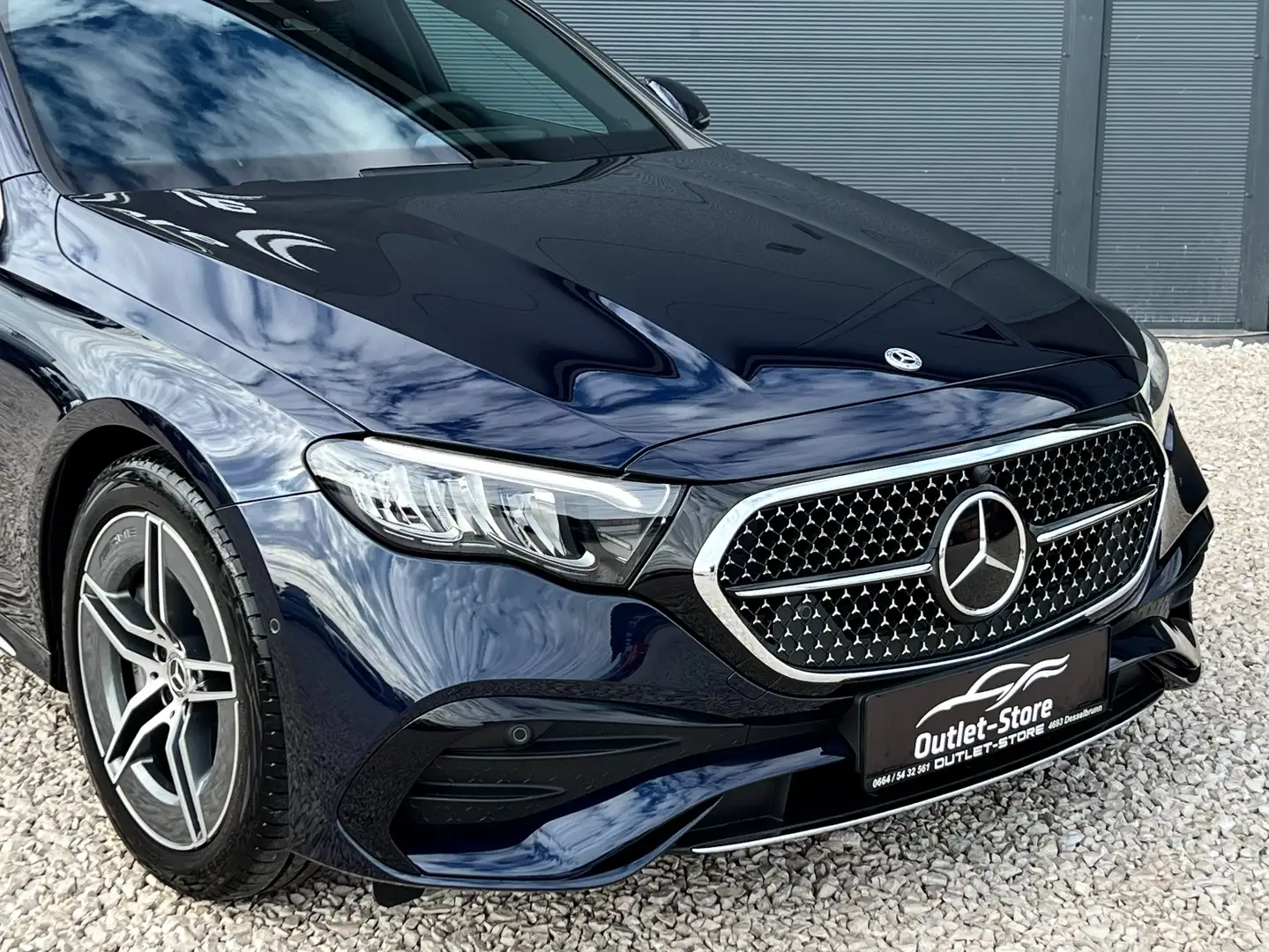 Vehicle image, number 4