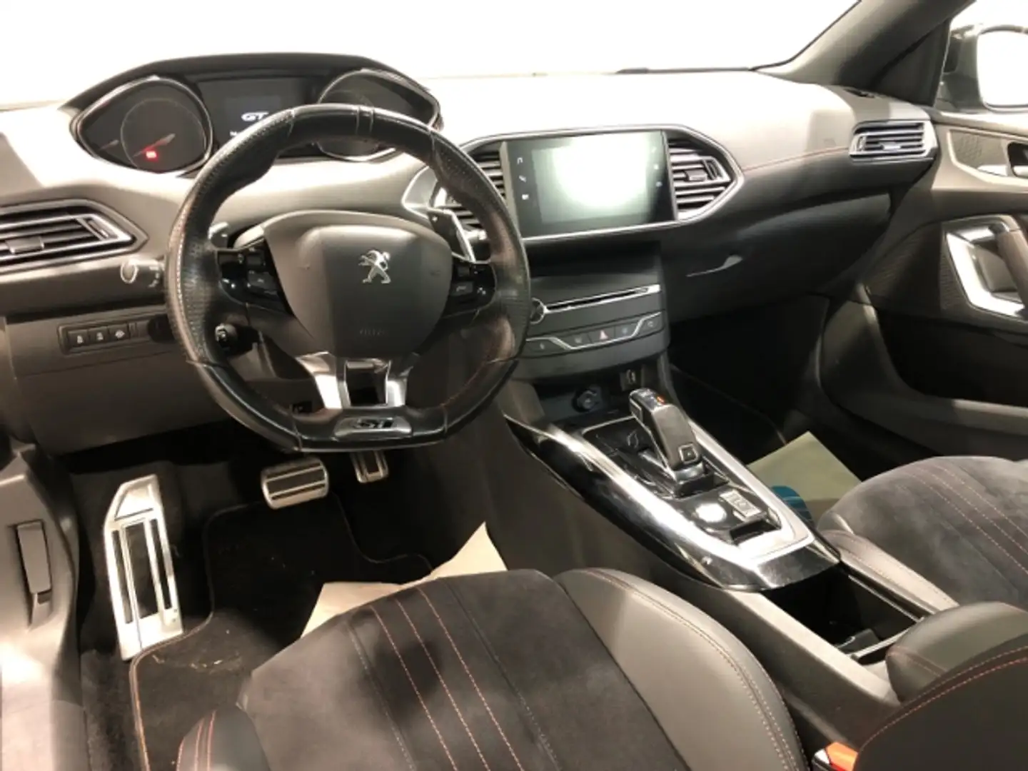 Vehicle image, number 6