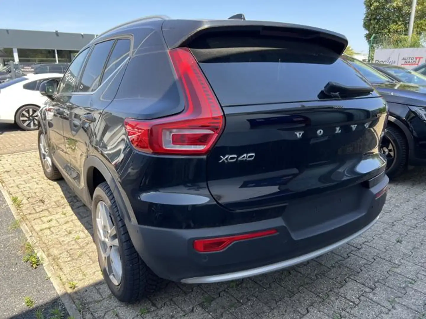 Vehicle image, number 8
