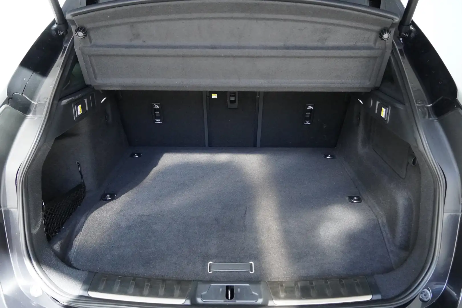Vehicle image, number 13
