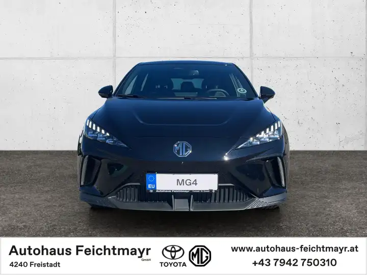 Additional image of the vehicle