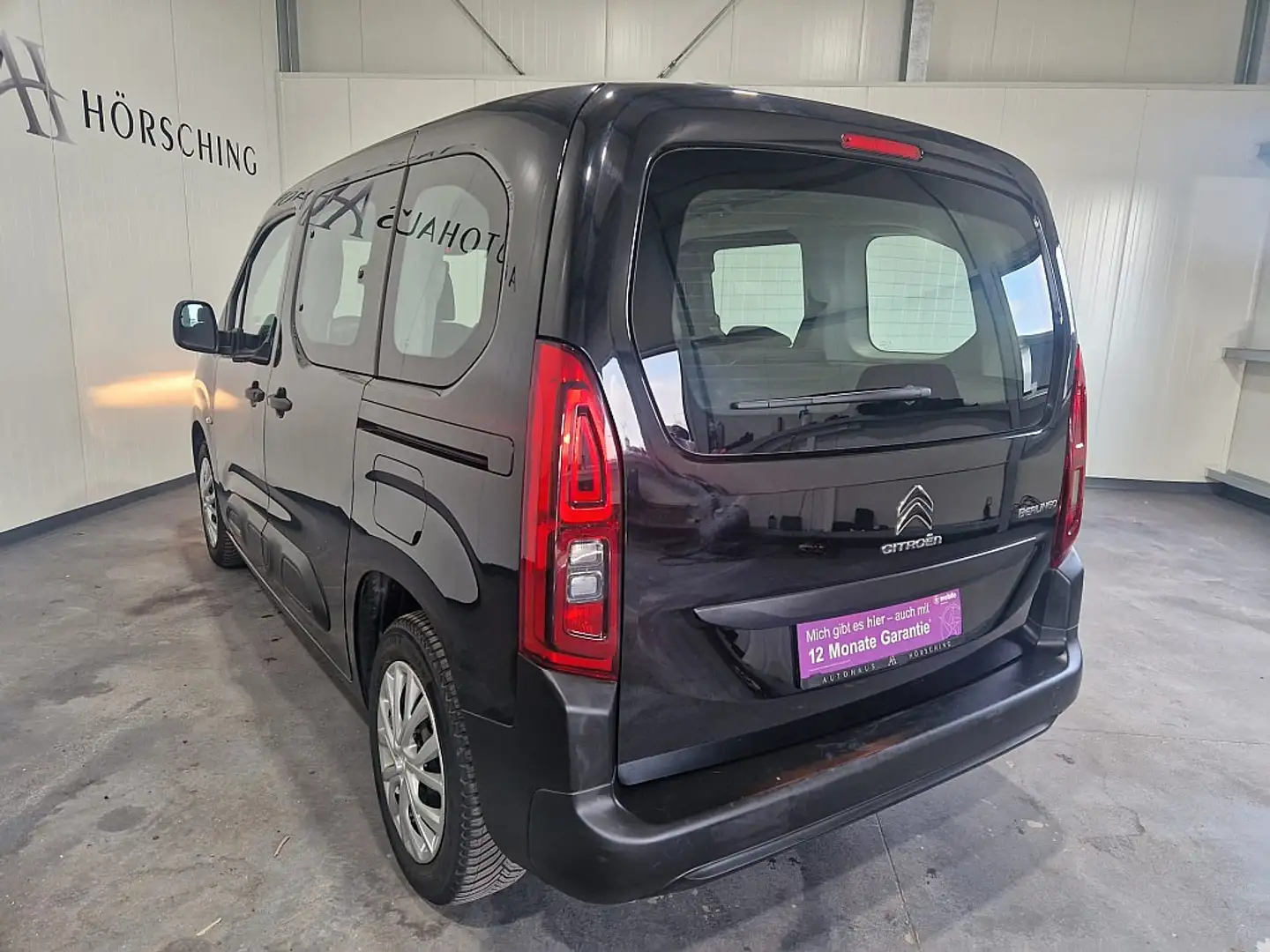 Vehicle image, number 4