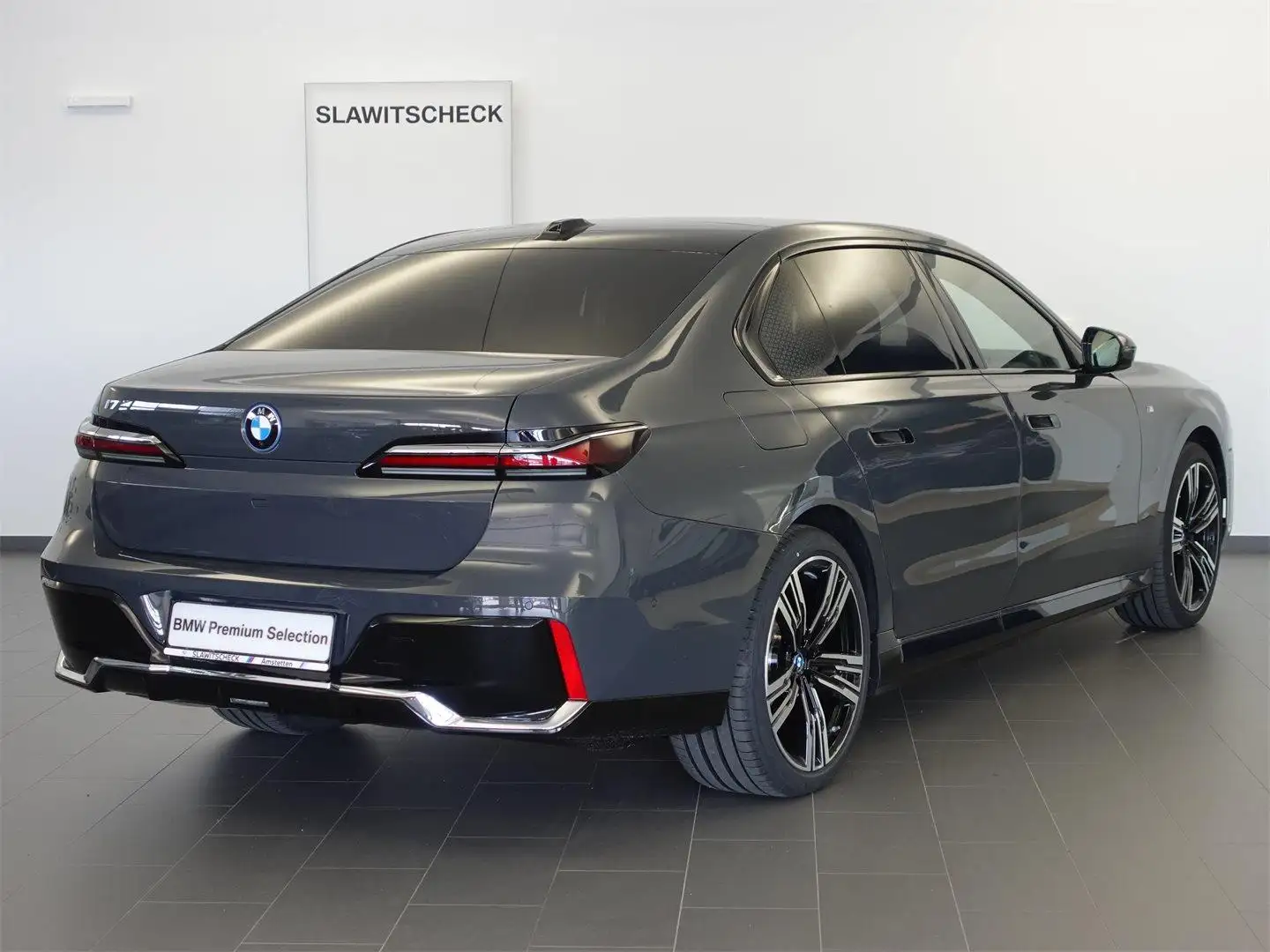 Vehicle image, number 4