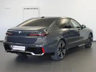 Vehicle image thumbnail, number 4