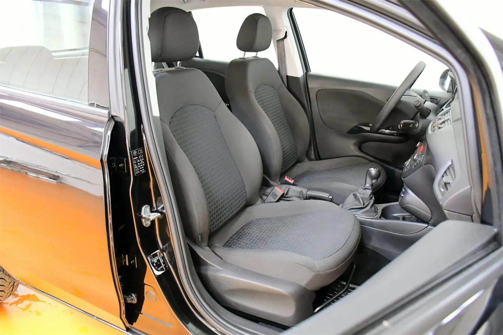 Vehicle image, number 5