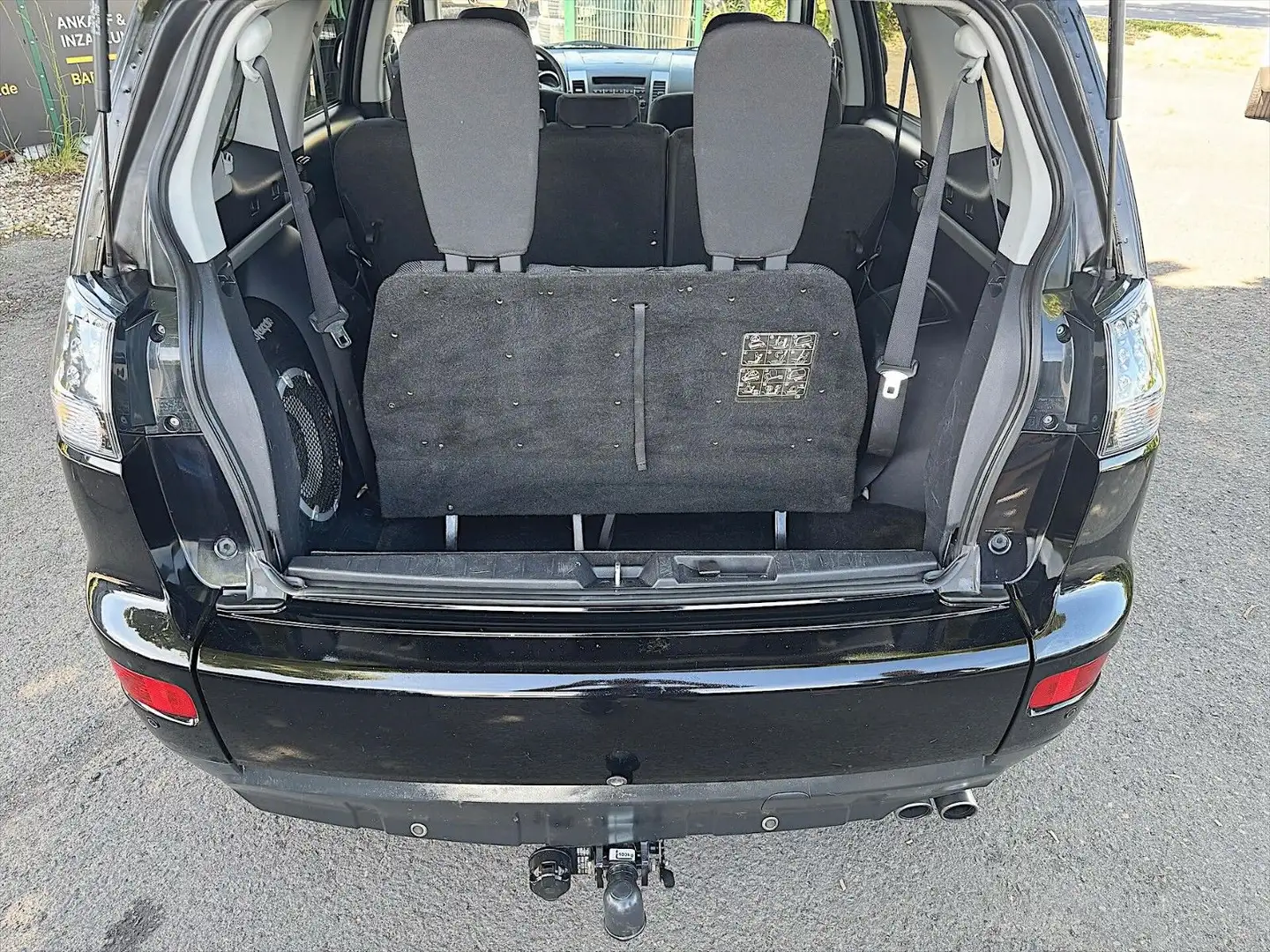 Vehicle image, number 19