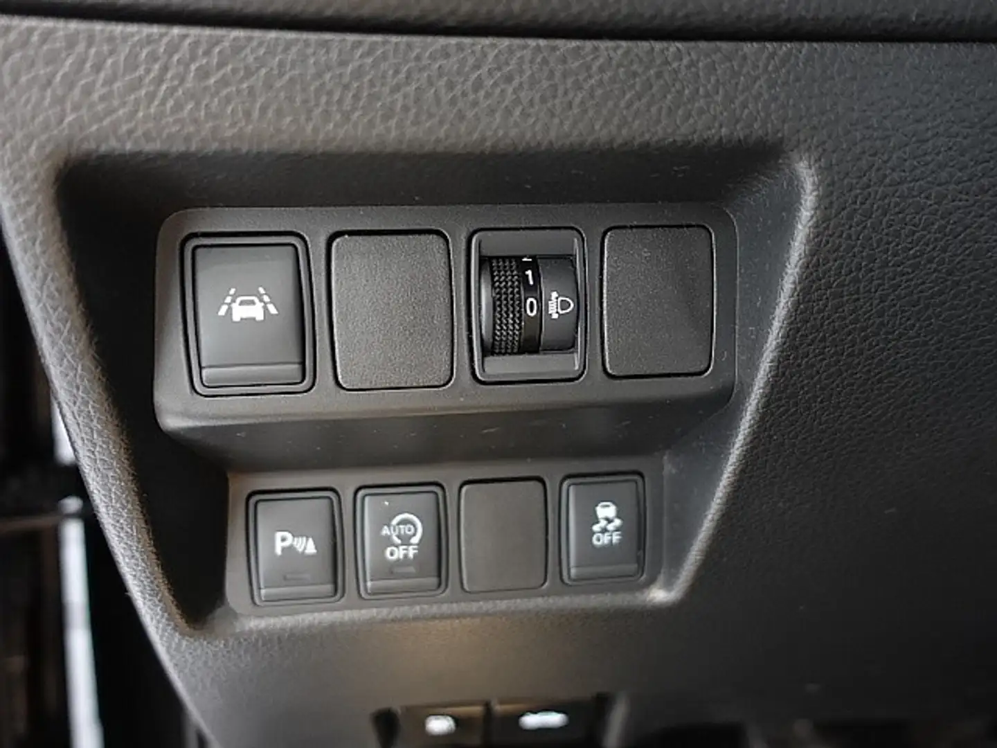 Vehicle image, number 12