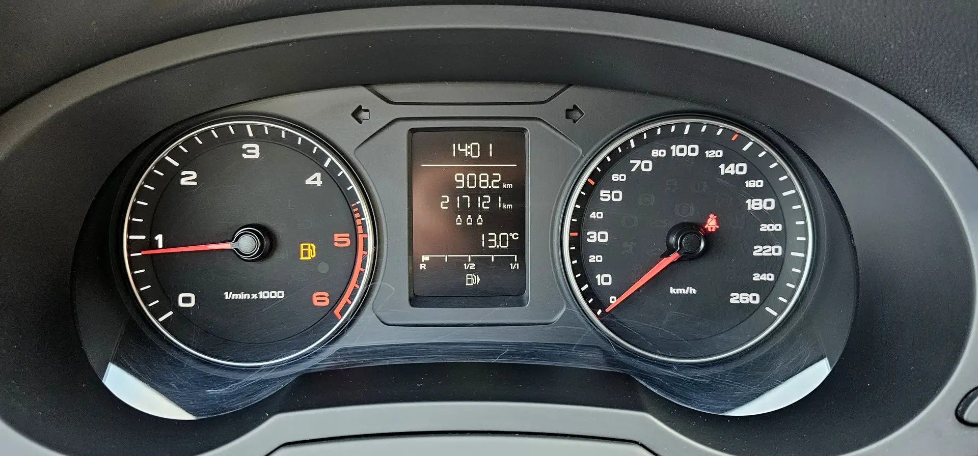 Vehicle image, number 8