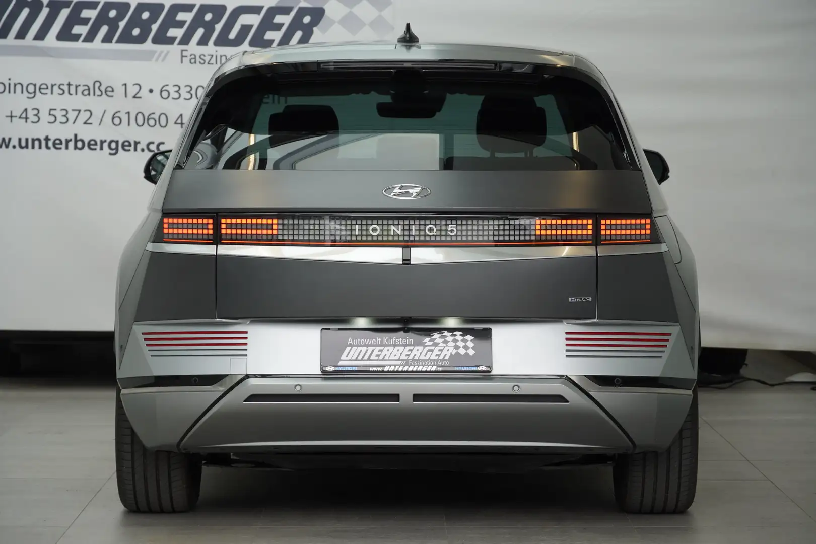 Vehicle image, number 10