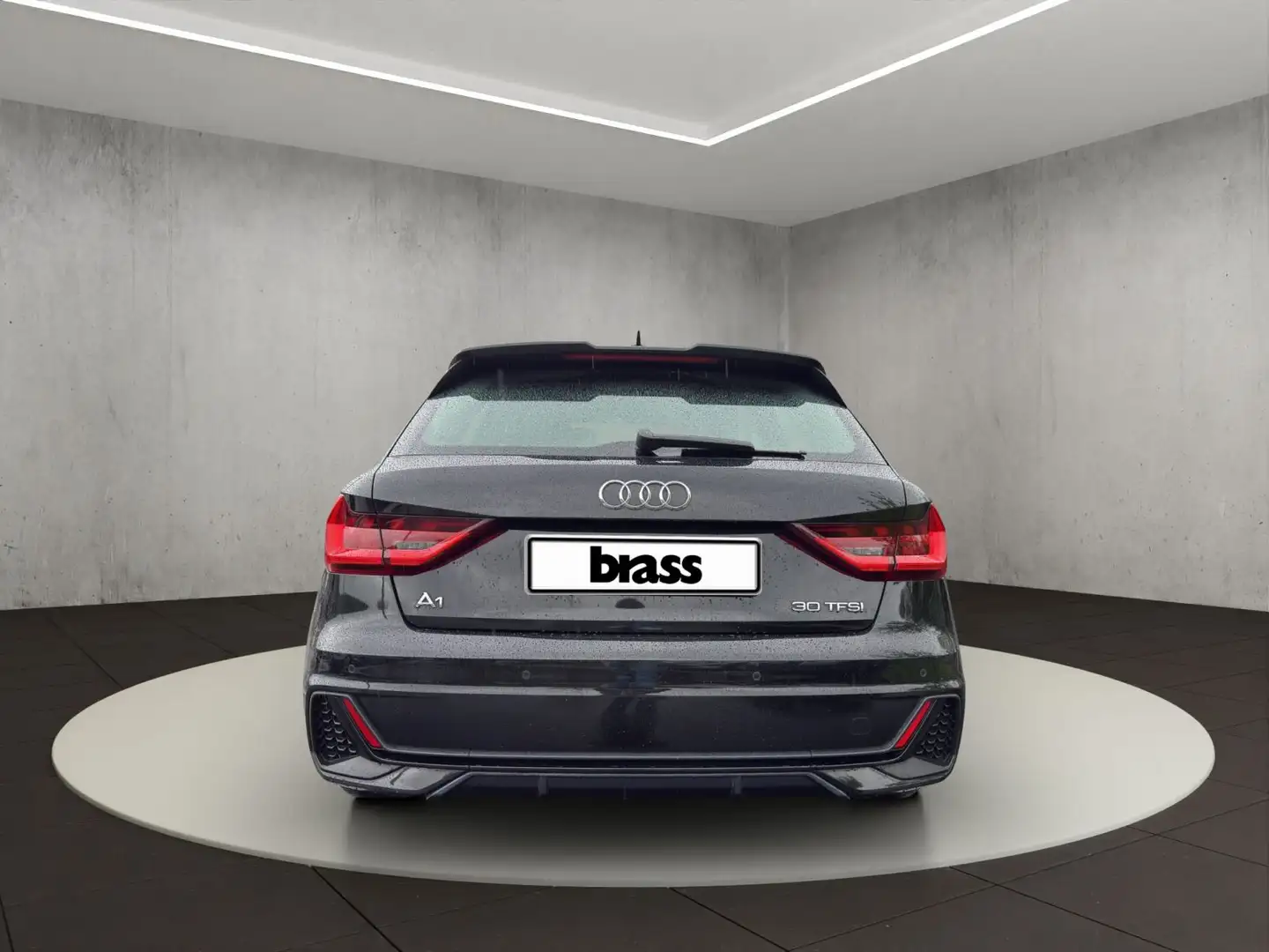 Vehicle image, number 4