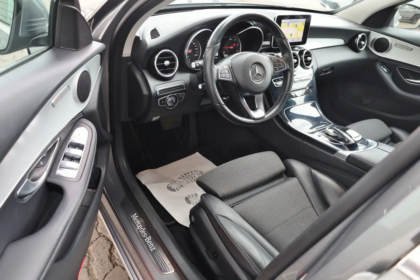 Vehicle image, number 9