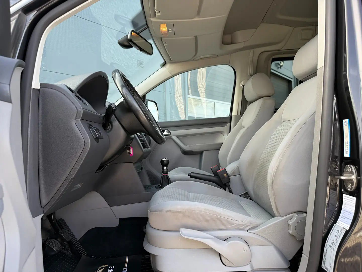 Vehicle image, number 8