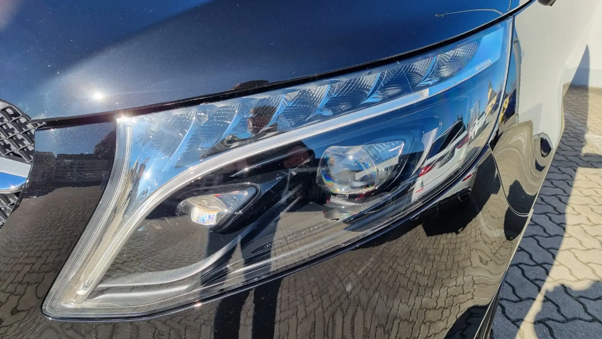 Vehicle image, number 4