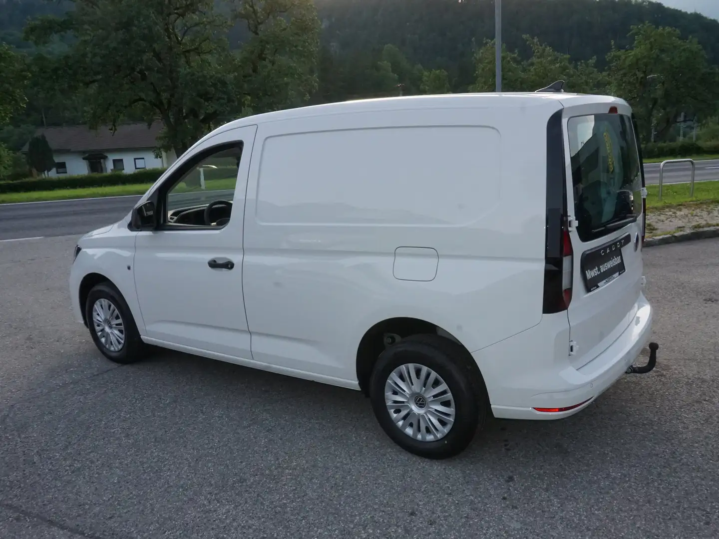 Vehicle image, number 5
