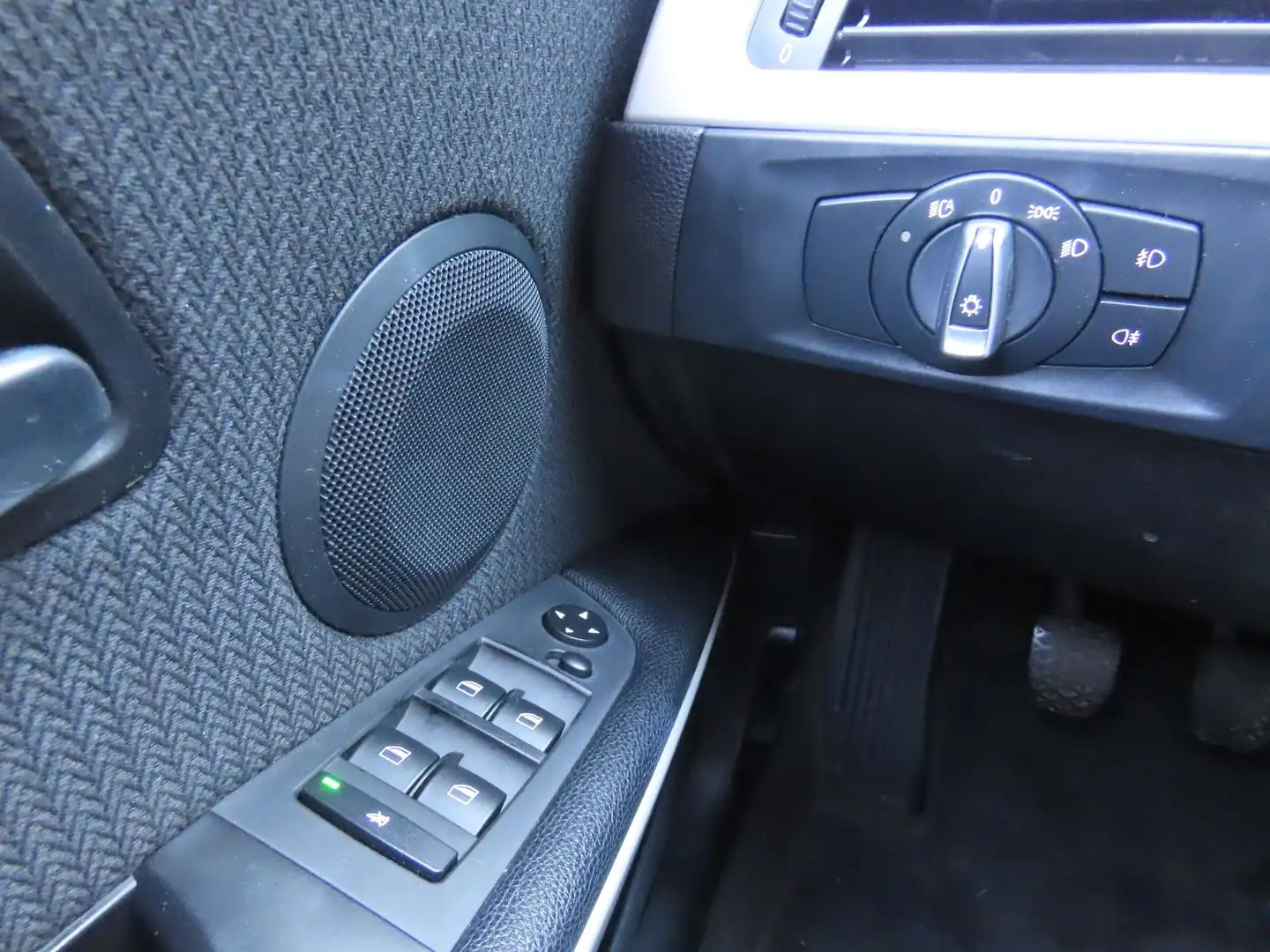 Vehicle image, number 8