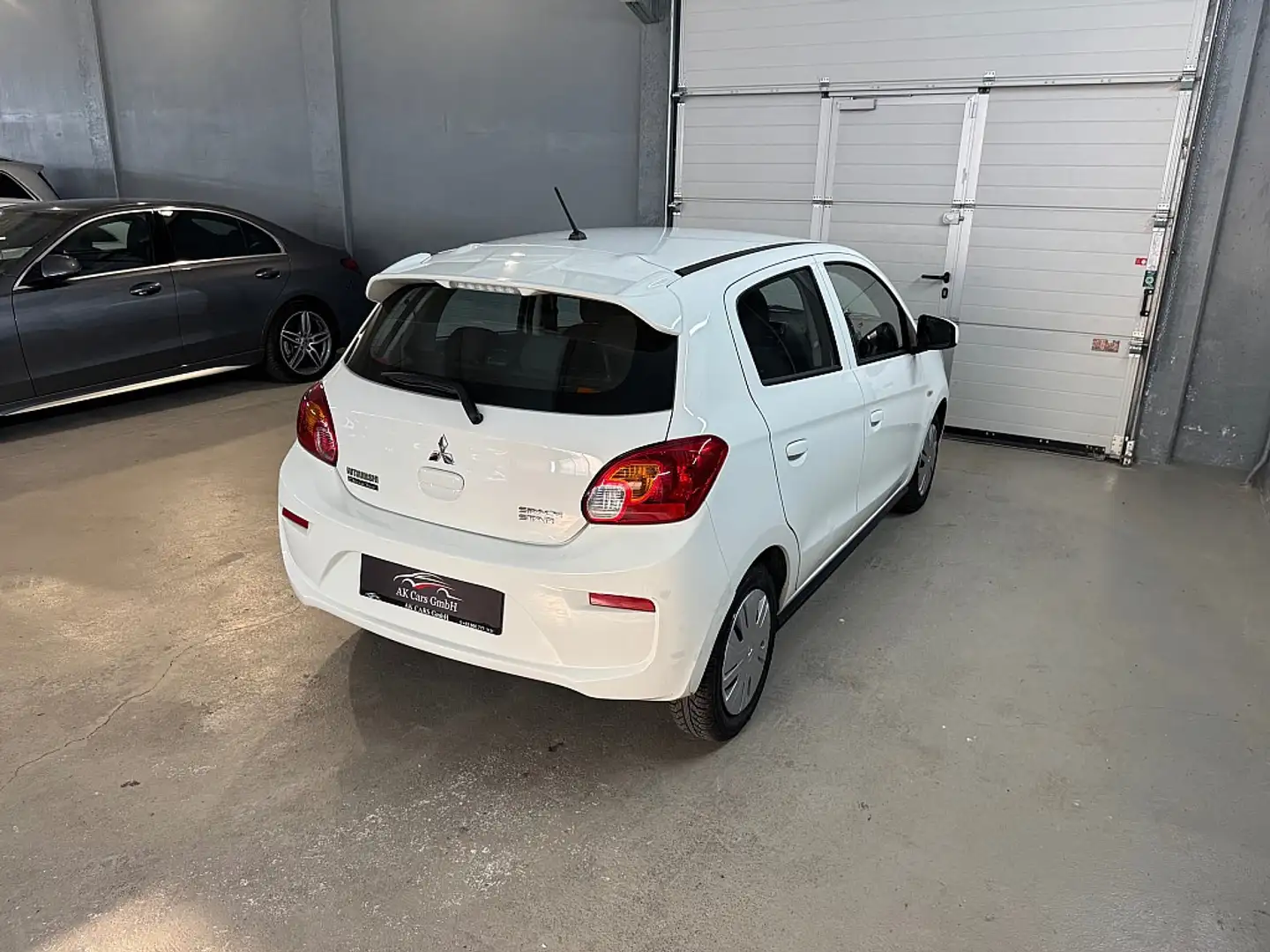 Vehicle image, number 8