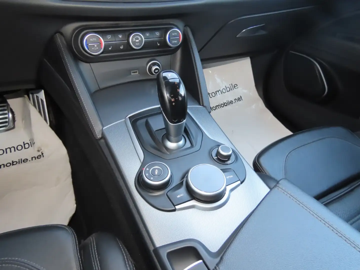 Vehicle image, number 14